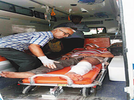roadways bus rammed into truck claimed life, 11 injured 