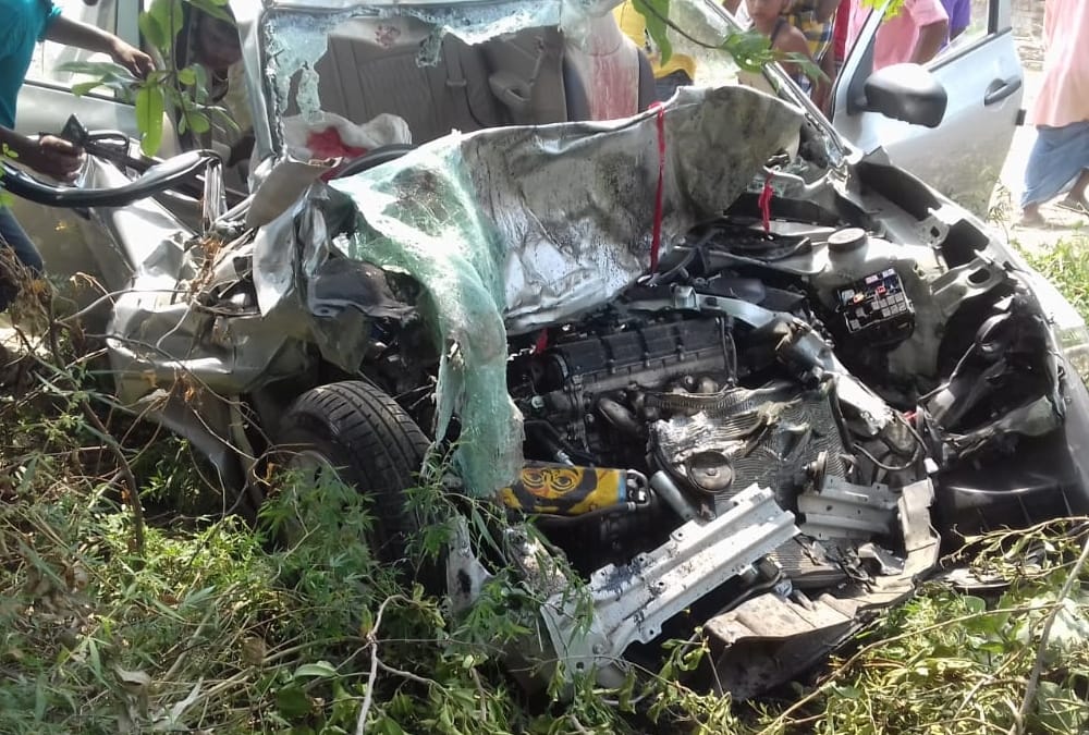 five died in an accident in vajeerganj in gonda.
