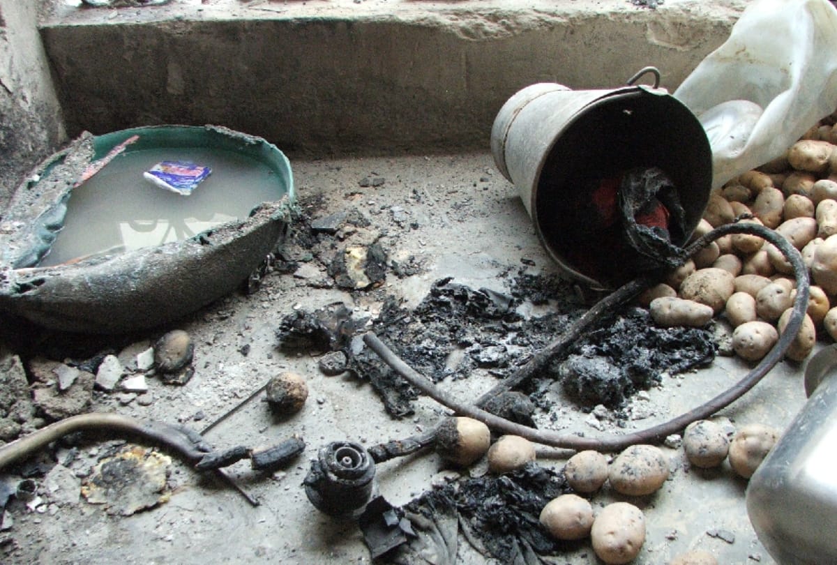 cylinder blast in Hathras Three injured including a baby