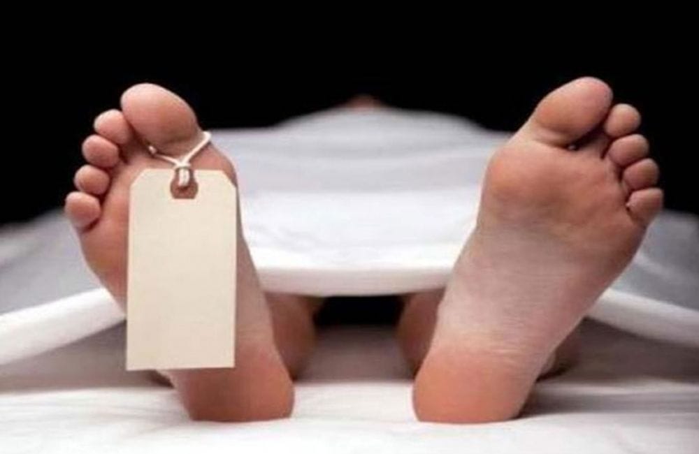 woman die, twenty children sick due to food poisoning in etah