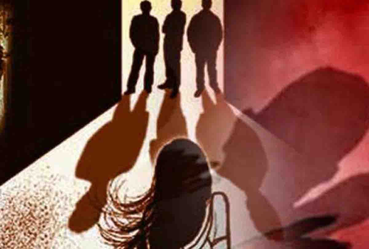 Three people gangrape with teenager in banda district