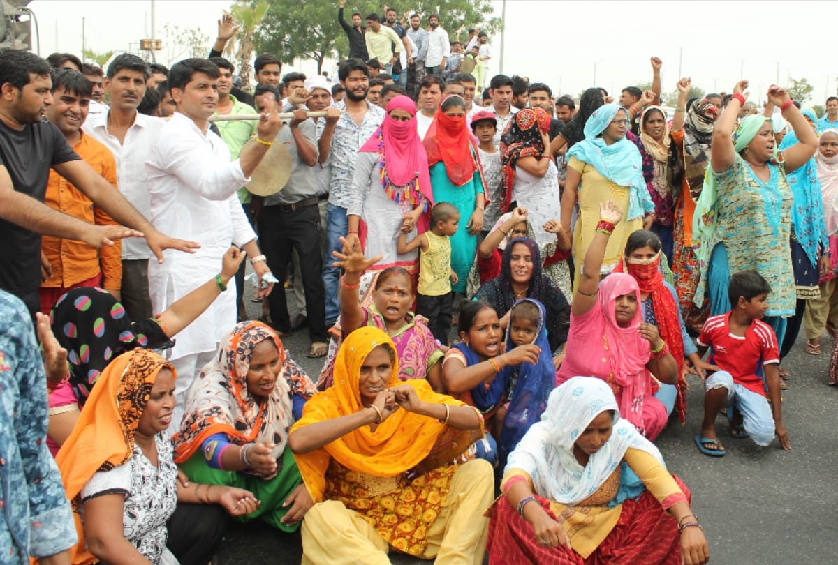 public protest against Dumping ground in noida sector 123