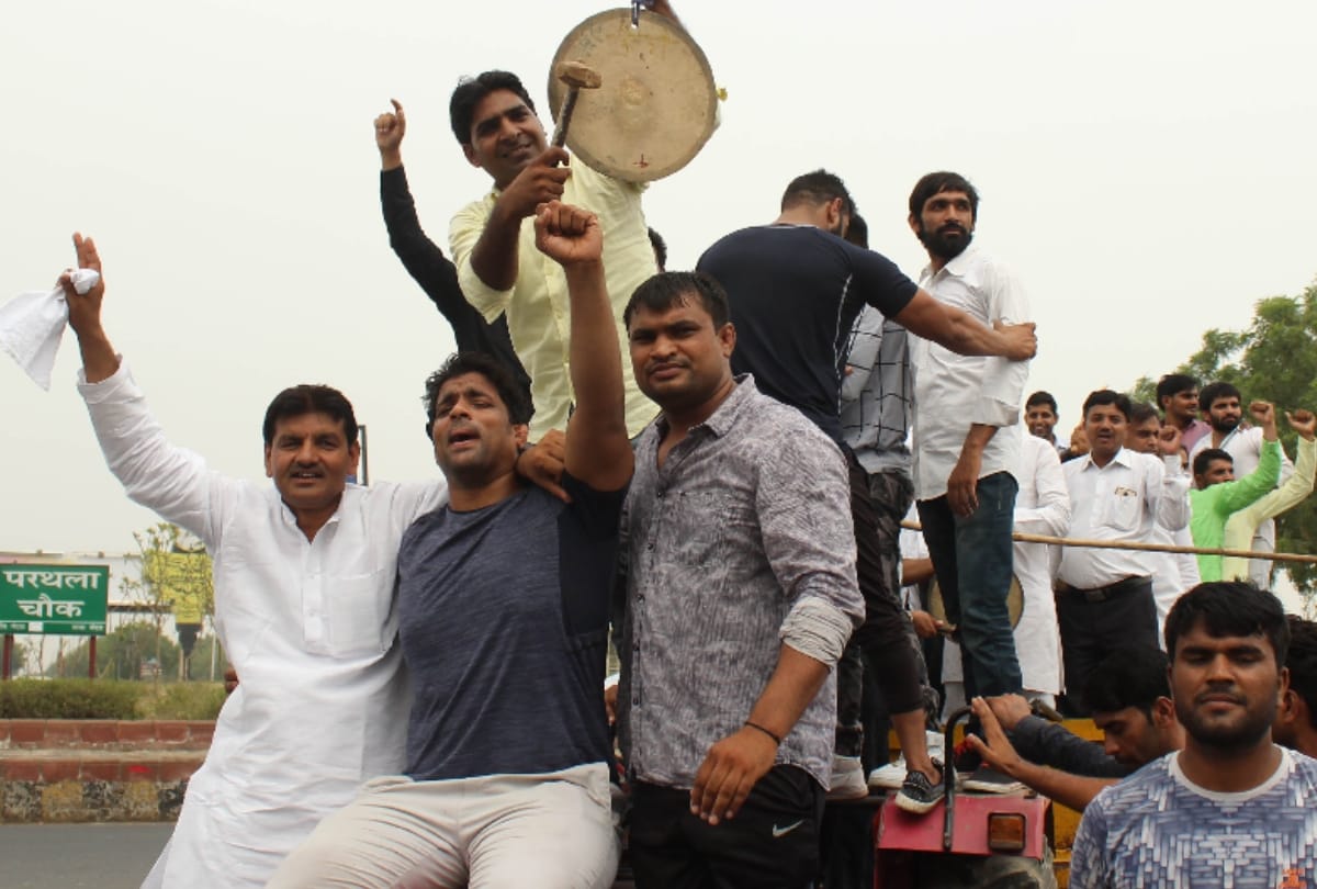 public protest against Dumping ground in noida sector 123