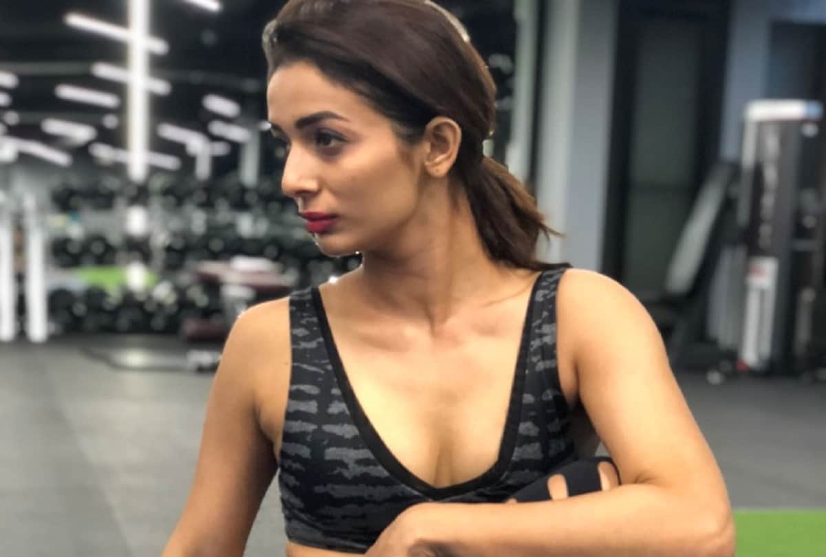 South of Malaika Arora Hina Panchal did the yoga