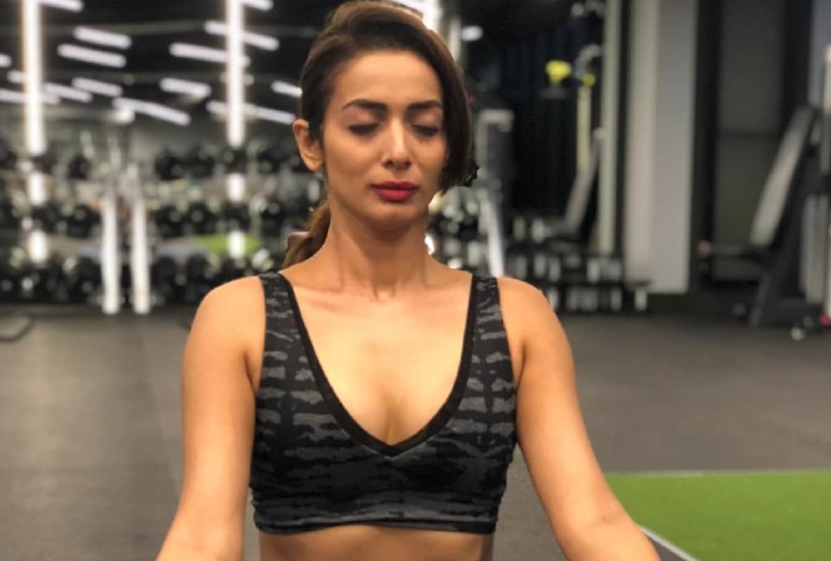 South of Malaika Arora Hina Panchal did the yoga