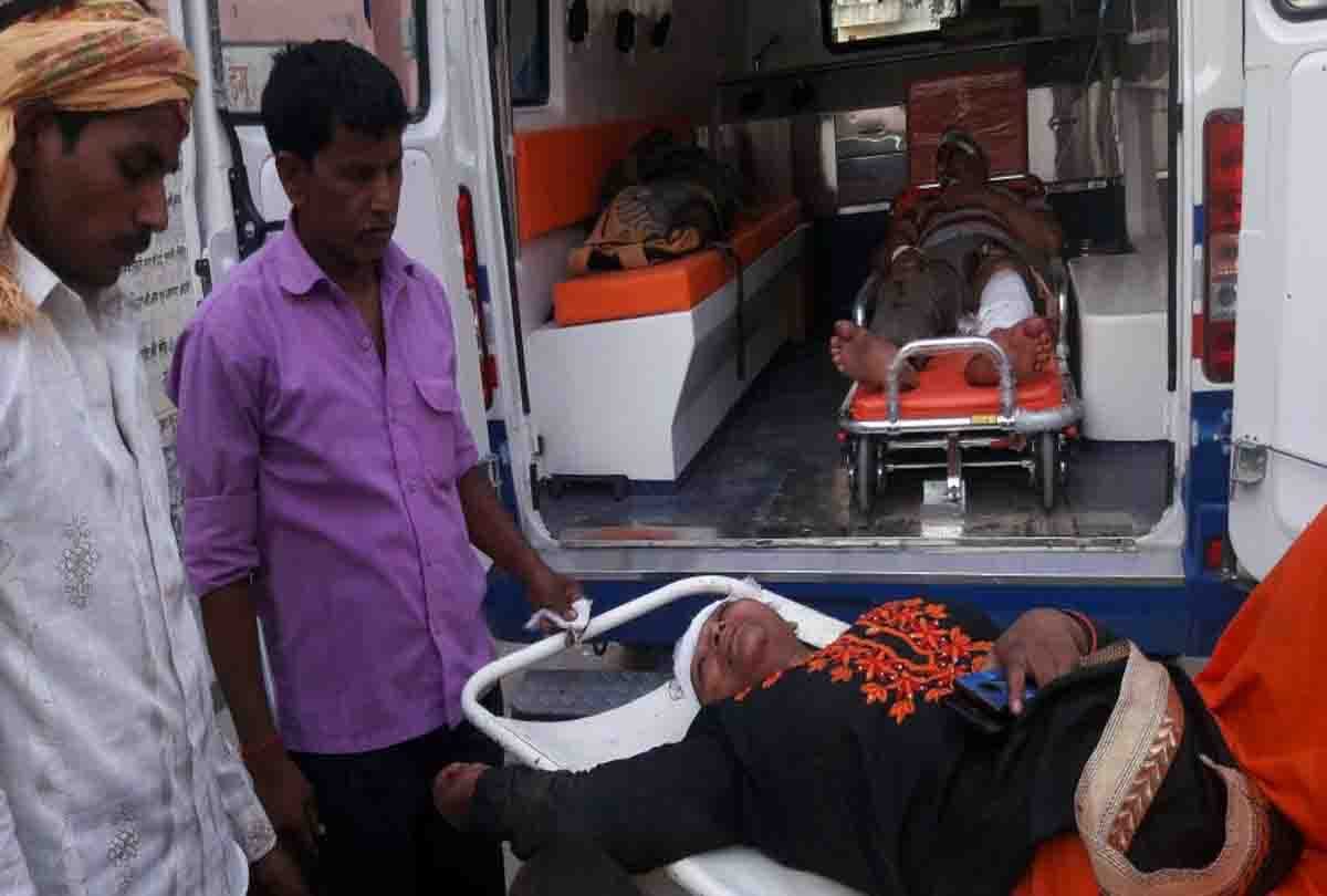 Road accident on Lucknow Agra Express-Way