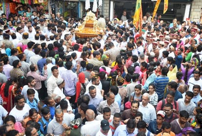 CM jairam Thakur in Shoolini Fair Shobha Yatra 