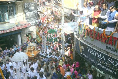 CM jairam Thakur in Shoolini Fair Shobha Yatra 