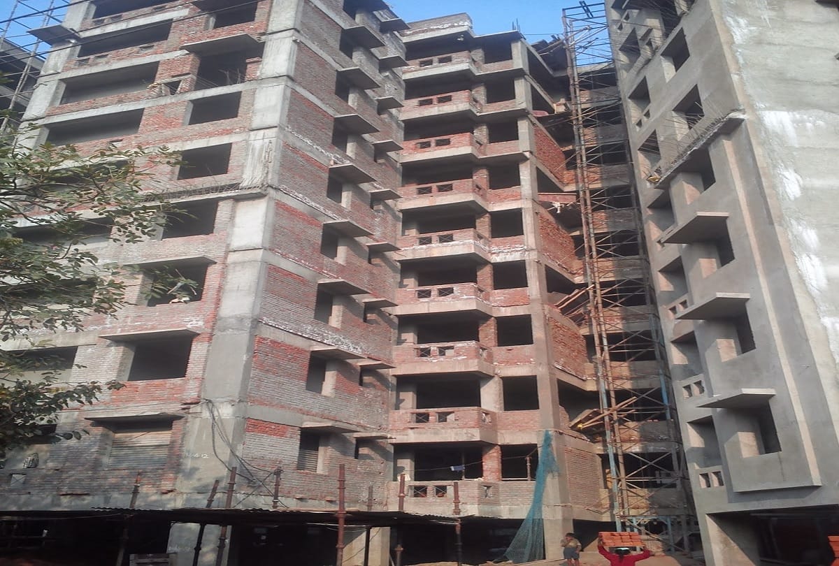 Housing Development Council suspended 12 engineers in case of poor construction at Ghaziabad