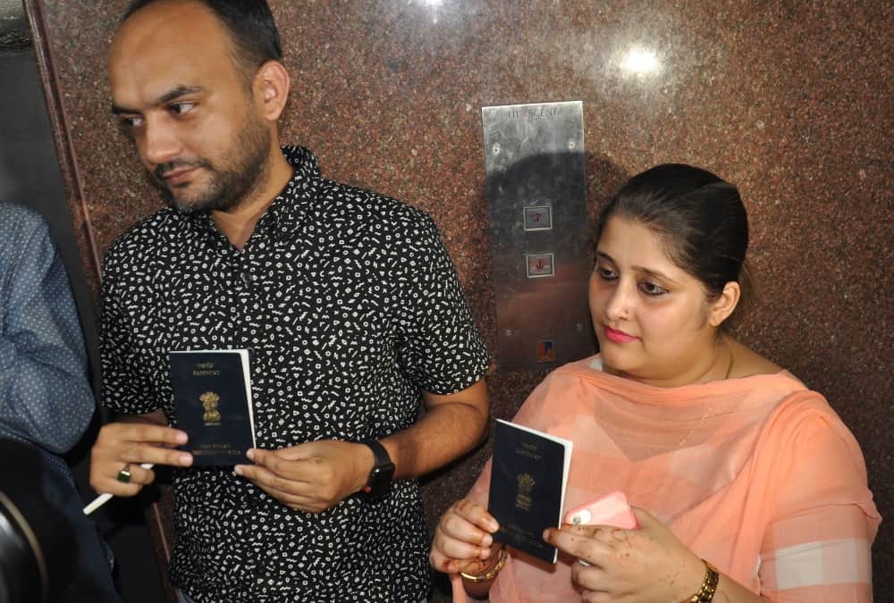 Swara Bhaskar lashes out on trollers who trolled Sushma Swaraj on passport row 