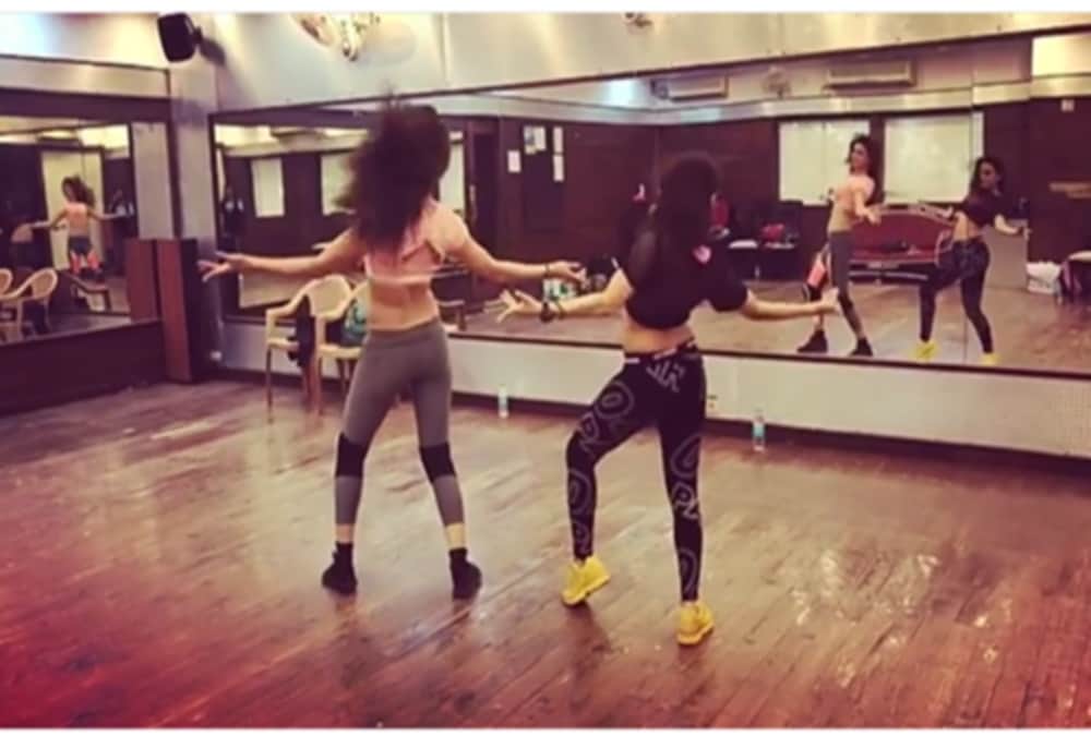 Urvashi rautela belly dance video viral on social media