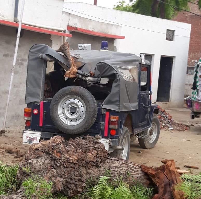 Thunderstorm affected many people at varanasi one killed