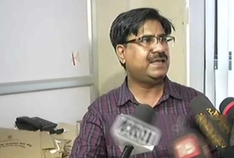 public support of passport officer on social media
