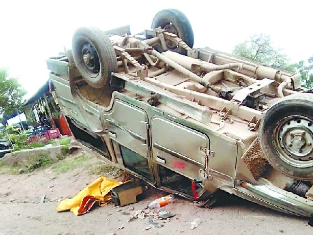एनएच पर जीप पलटने से आठ महिलाएं घायल