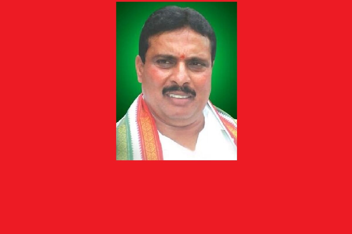 Telangana: Senior leader and former minister Danam Nagender has resigned from the Congress party