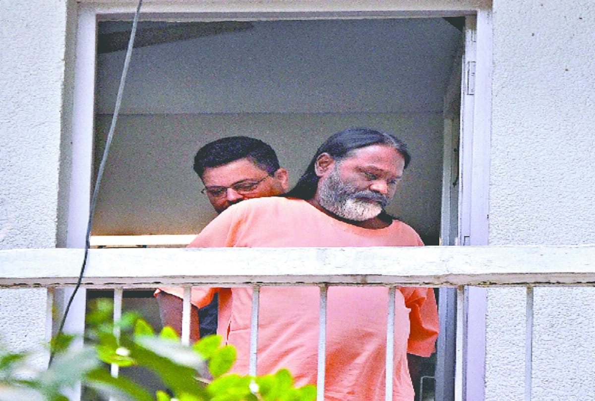 Police take statements of girls leaving Gurukul in daati maharaj rape case