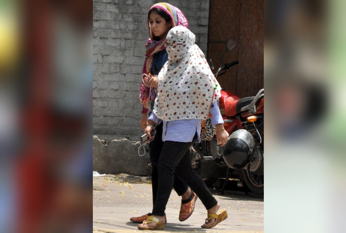 delhi ncr waiting for rain as air quality goes to severe level of increasing pollution