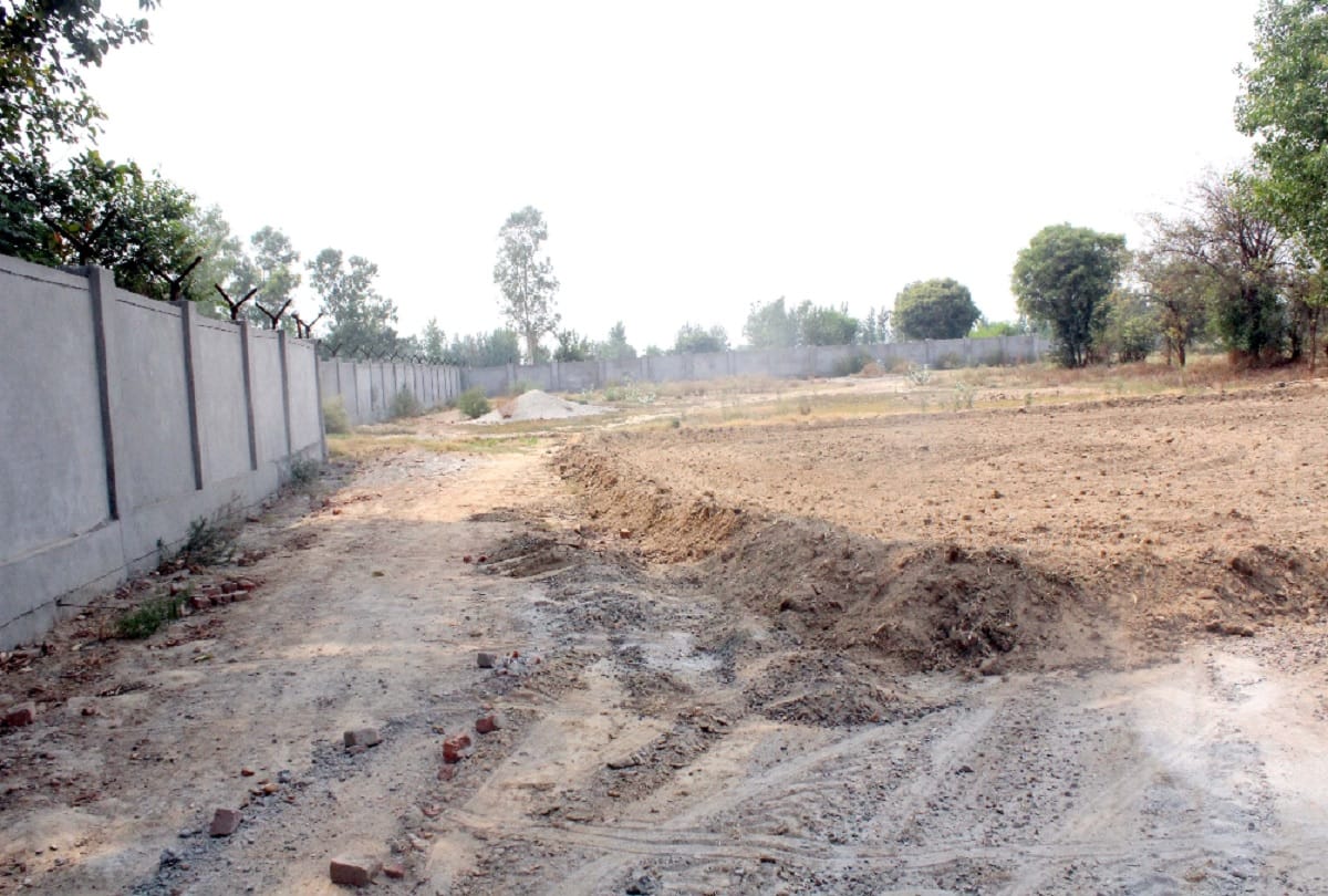 Dumping ground can be made in Astouli or Khodna Khurd of Greater Noida