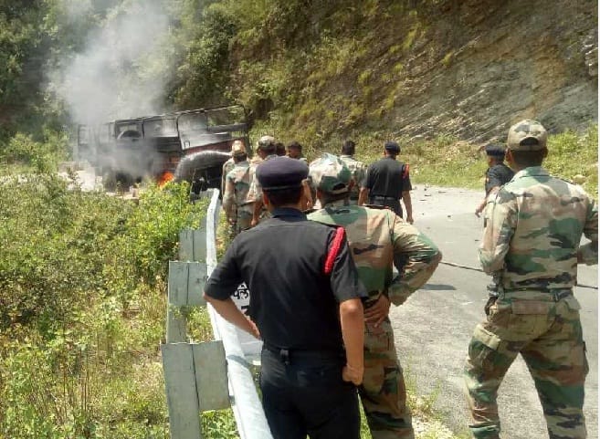 Fire in the vehicle's vehicle, burnt the luggage