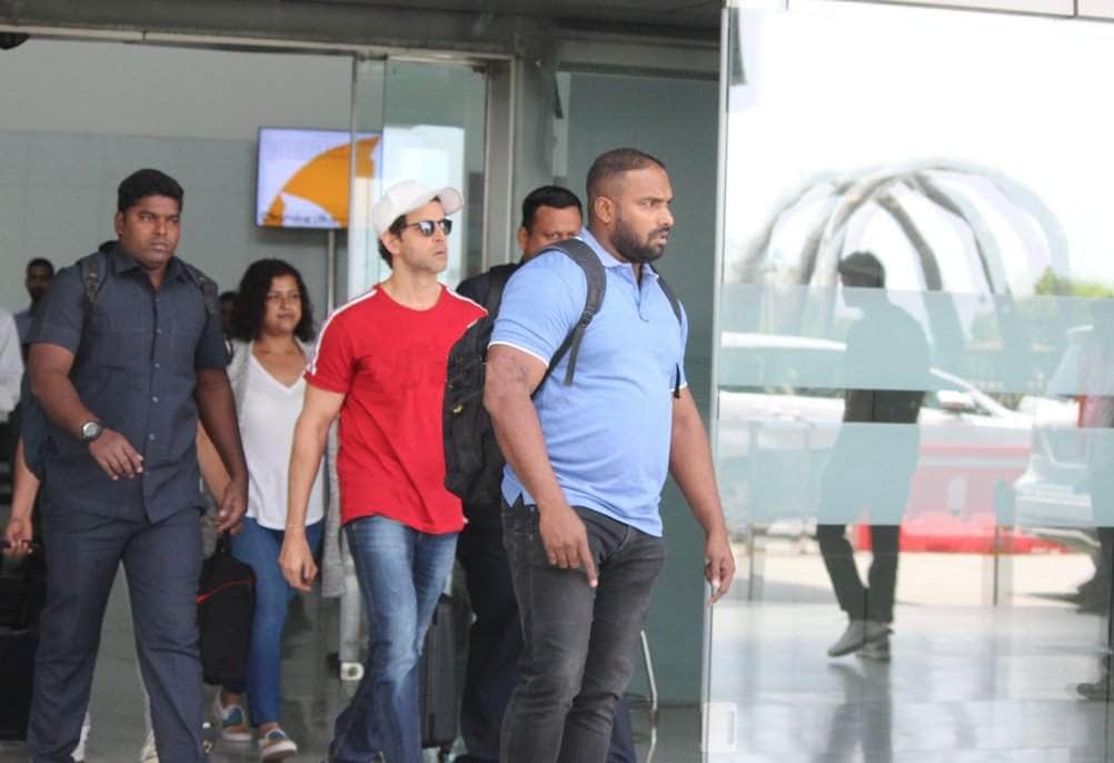 Film super 30 shooting over in varanasi hrithik roshan went mumbai