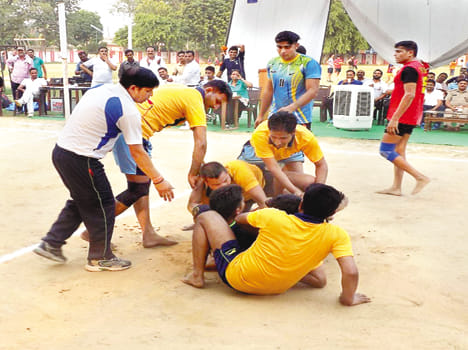 Fatehgarh won defeating Etawah team Kabaddi Competition