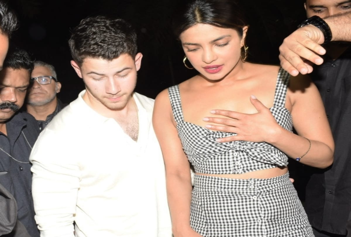 Priyanka Chopra mother Madhu Chopra met Nick Jonas in Mumbai restaurant 