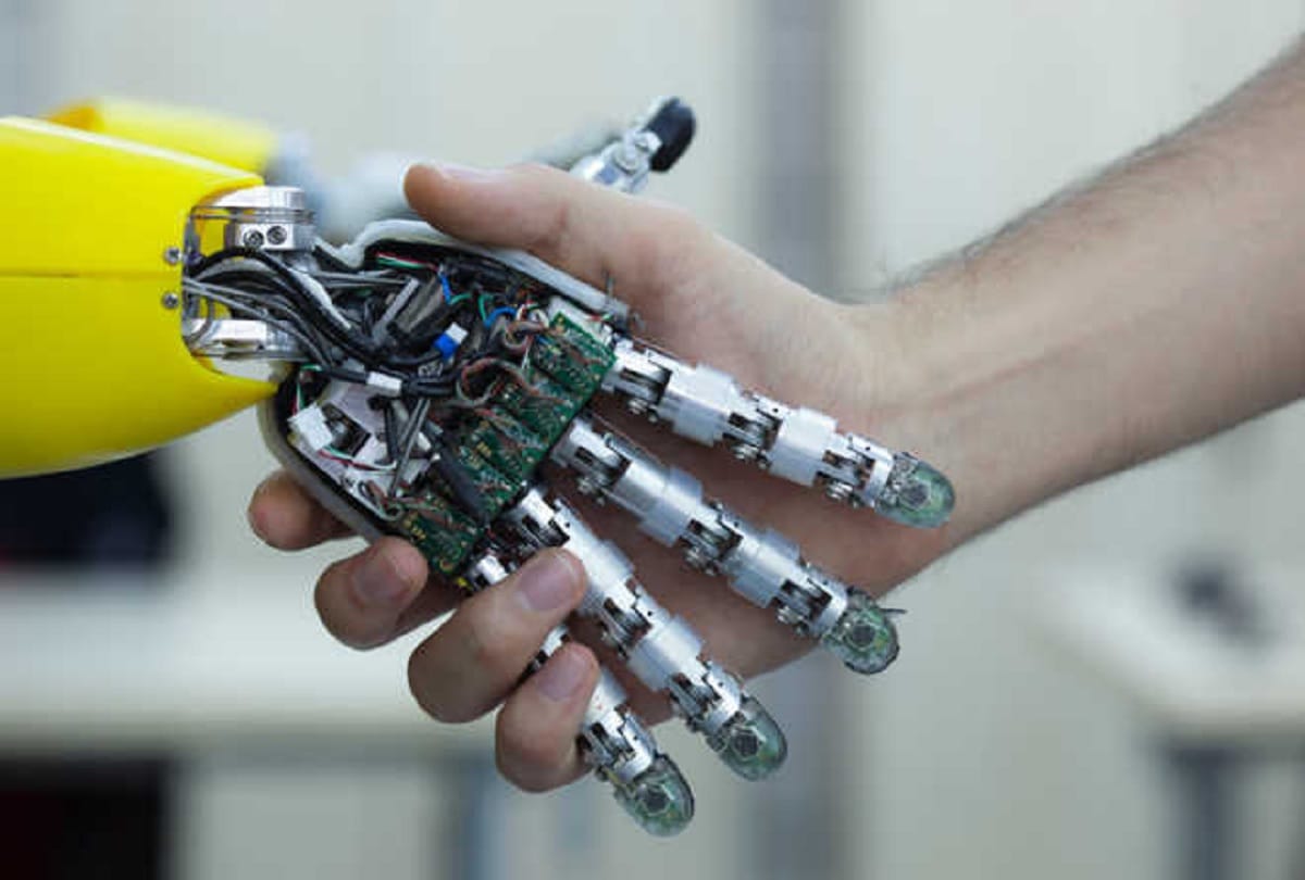Robotic arm will stop wastage of vaccine in pandemic