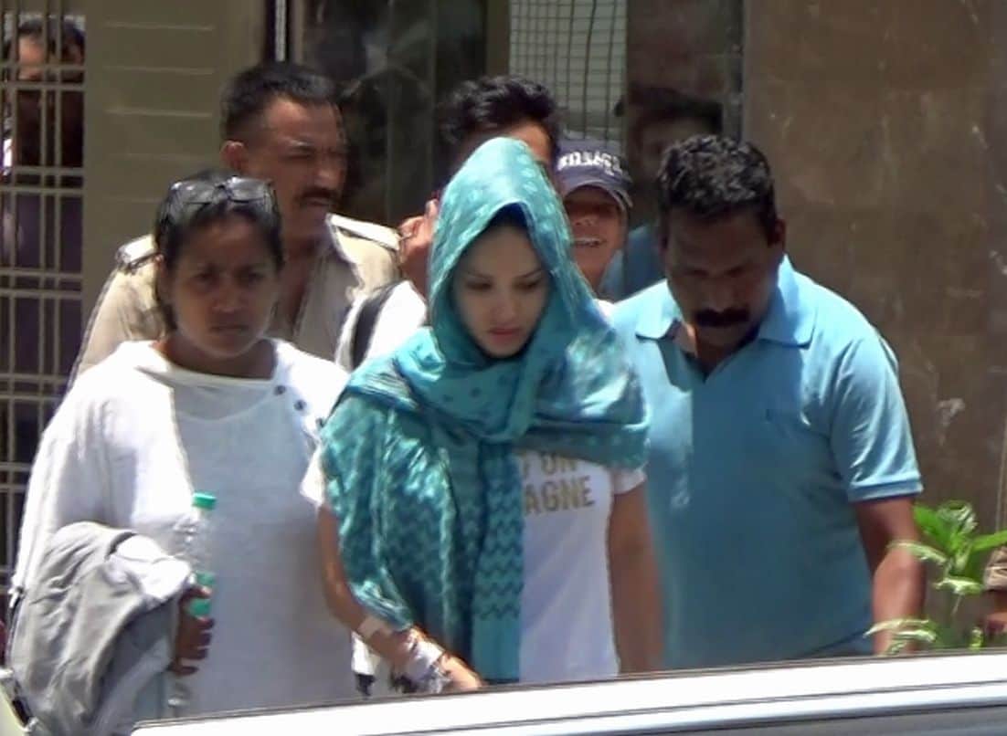 Year Ender 2018 Sunny leone Admitted in Hospital Doctors investigated 13 hours