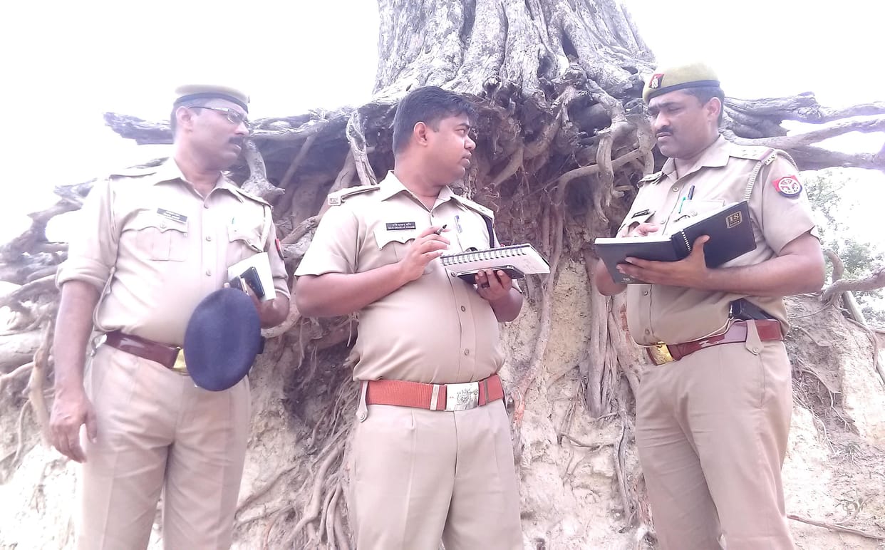 Old man deadbody thrown after murder in azamgarh