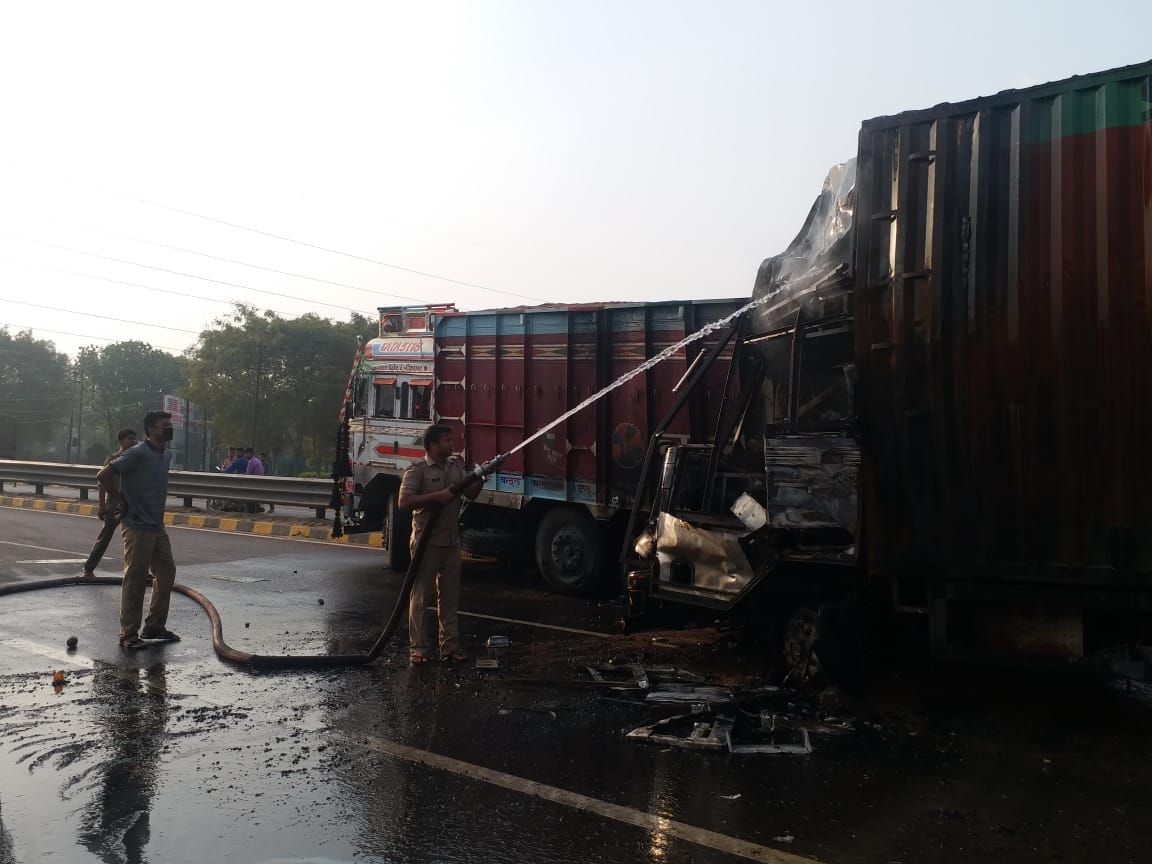 driver died in truck accident at Faizabad road