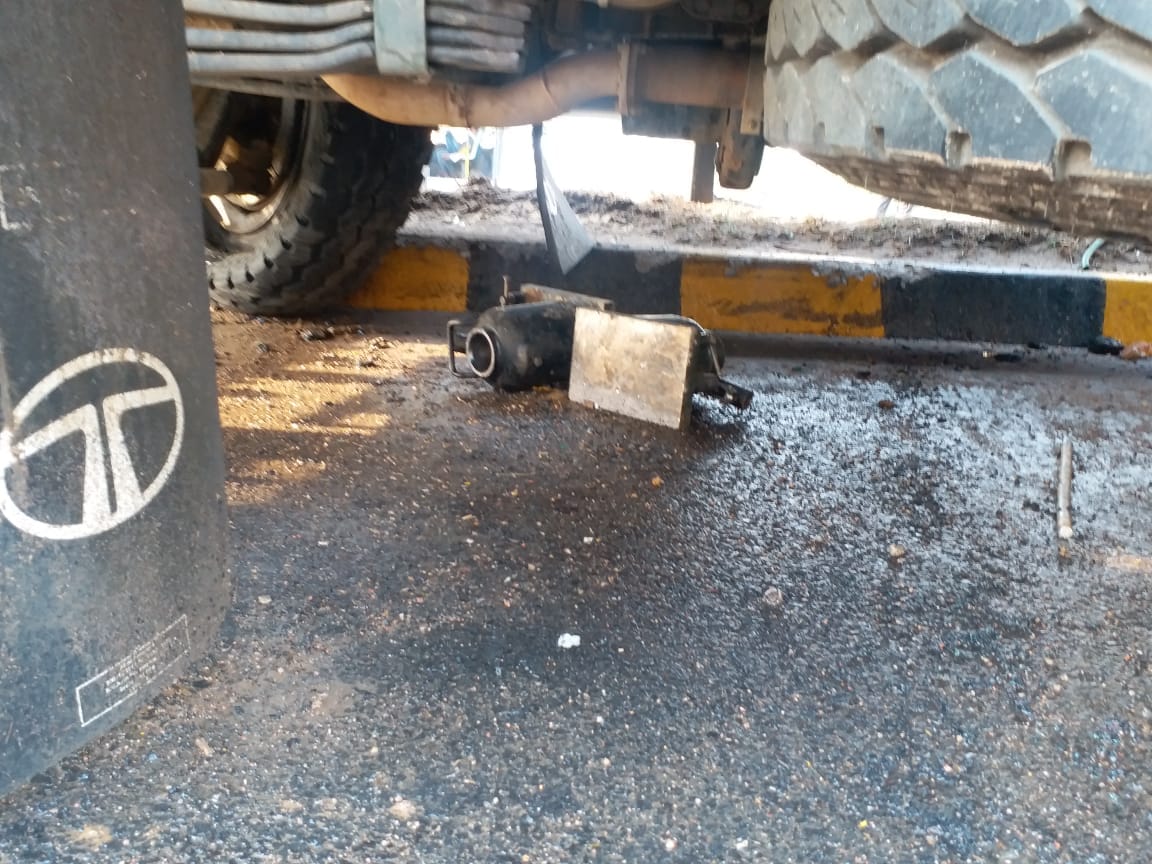 driver died in truck accident at Faizabad road