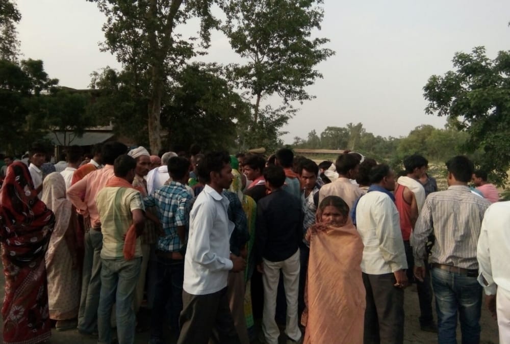 a car falls in a rivers in sultanpur four died.