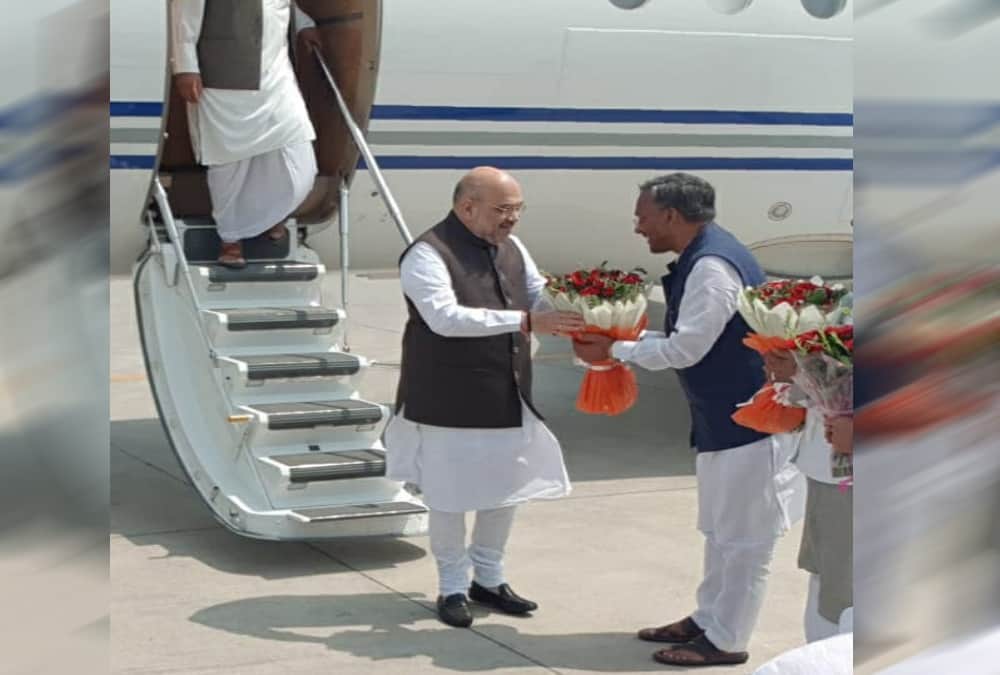 Bjp leader praised congress harish rawat in front of amit shah
