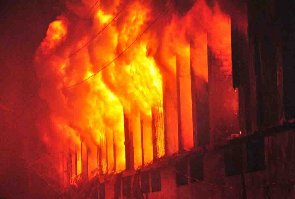 fire broke out in super house tannery kanpur