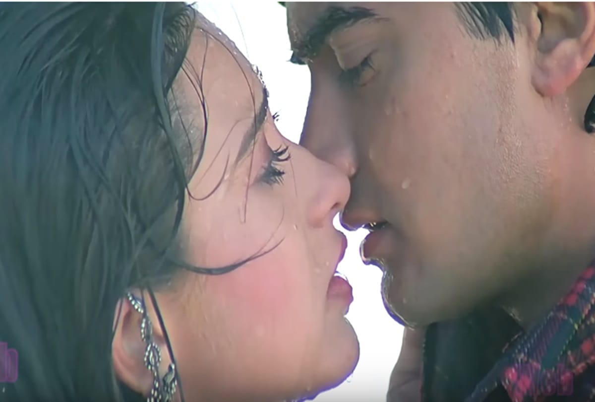 Happy Birthday karishma kapoor know 8 lesser known facts about her life
