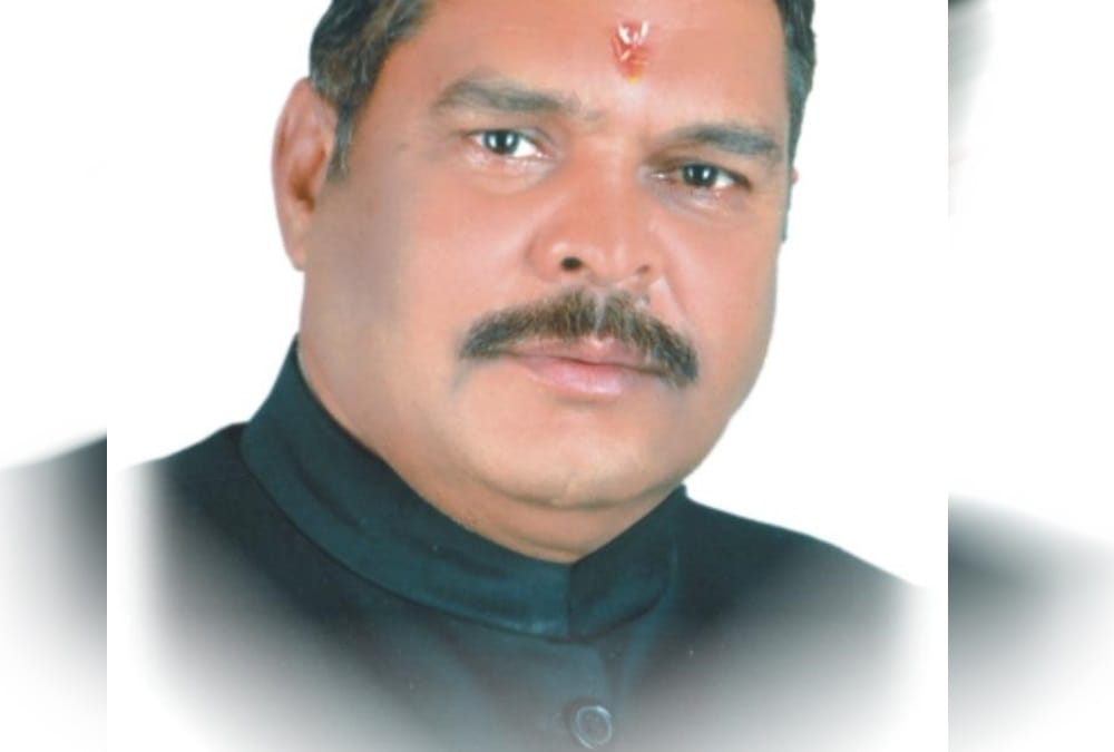 Bjp leader praised congress harish rawat in front of amit shah
