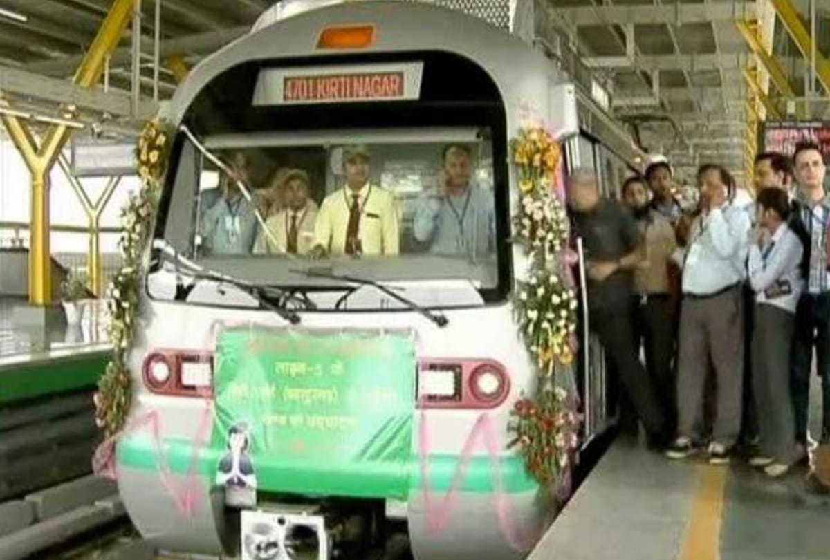 pm modi inaugurated mundka bahadurgarh metro station in delhi
