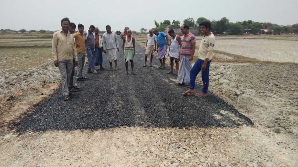 ग्रामीणों ने रोका सड़क निर्माण