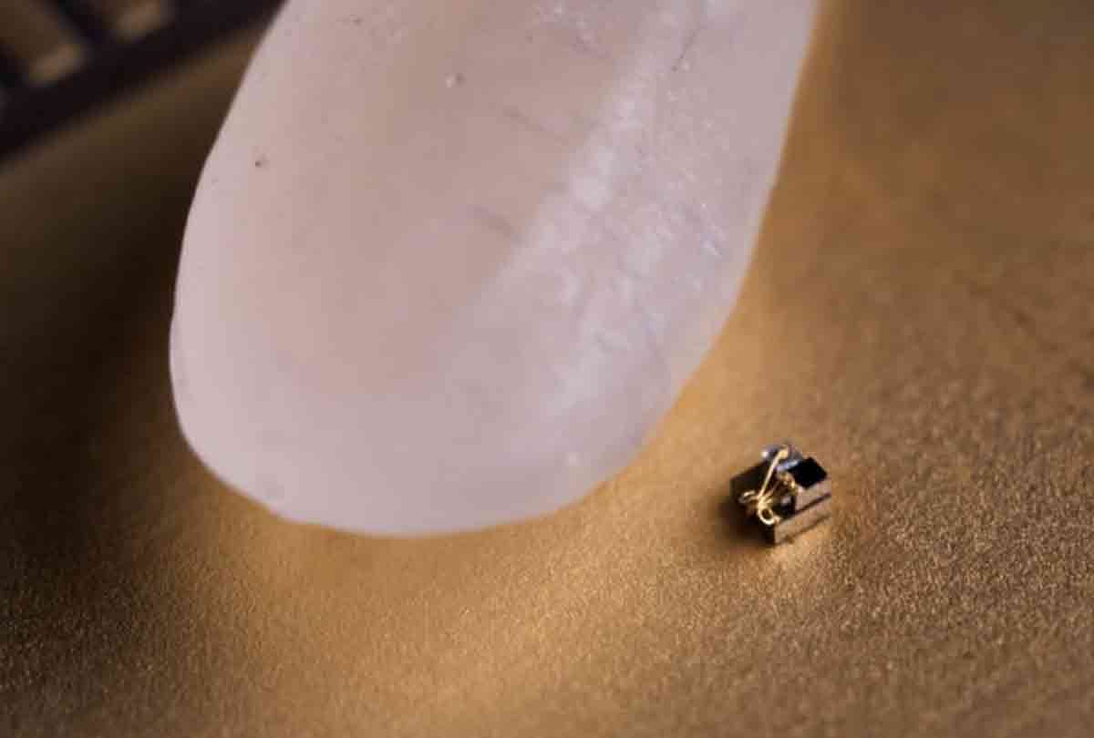 worlds smallest computer is now ready to work a big surprise for people