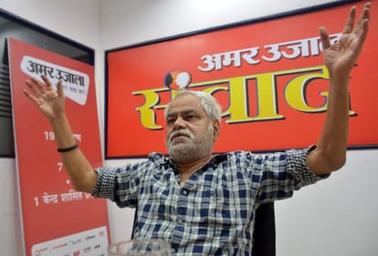 Sanjay mishra says that he like to live like a comman life not a celebrity