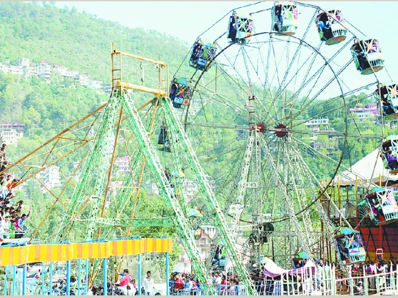 शूलिनी मेले में दो दिन में 20 प्रतिशत कारोबार, घाटे से जूझ रहे कारोबारी