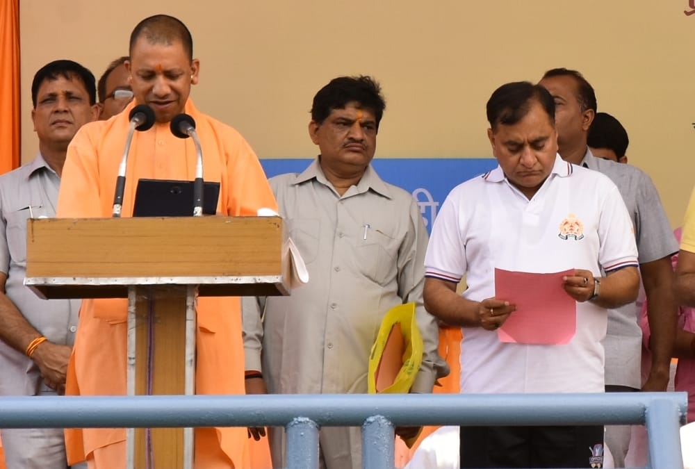 cm Yogi start cleanliness campaign from Gomti river bank in Lucknow
