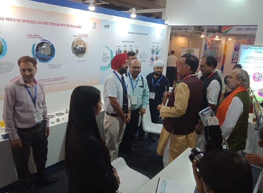 startup fair delhi me chhaya ppdc meerut ka stol