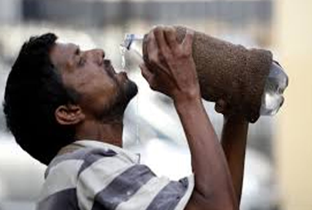 Two people die from heatstroke