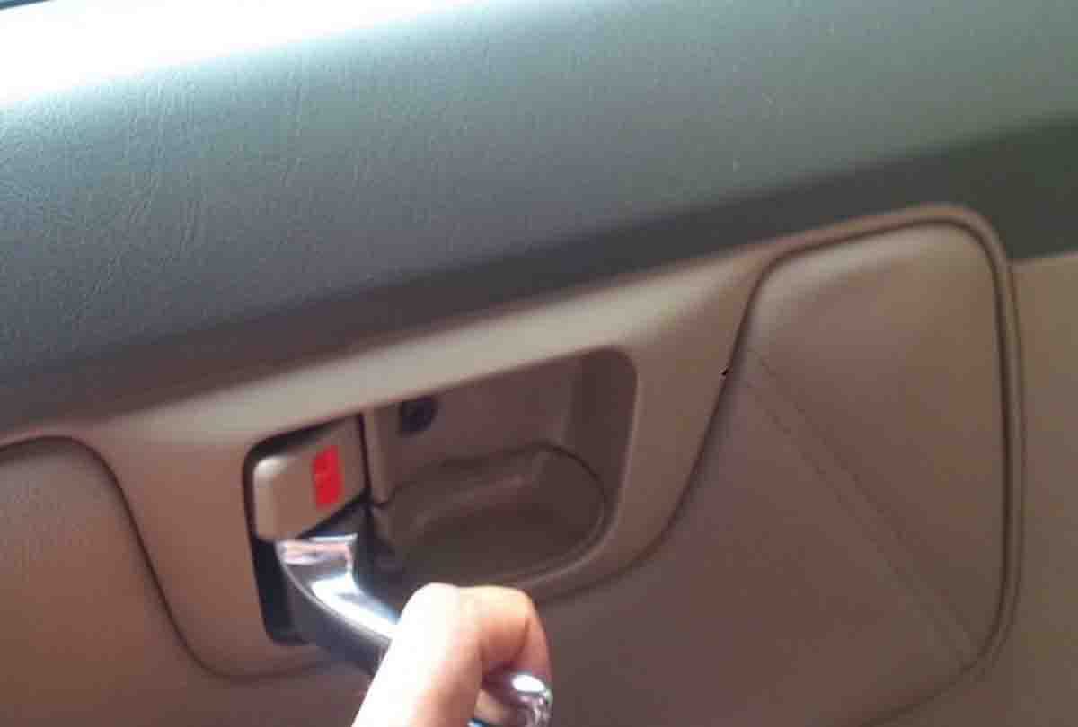 Ola cab driver arrested for attempt to kidnap women rider