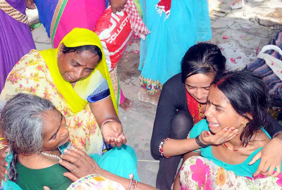 Ten minutes after husband's death wife committed suicide