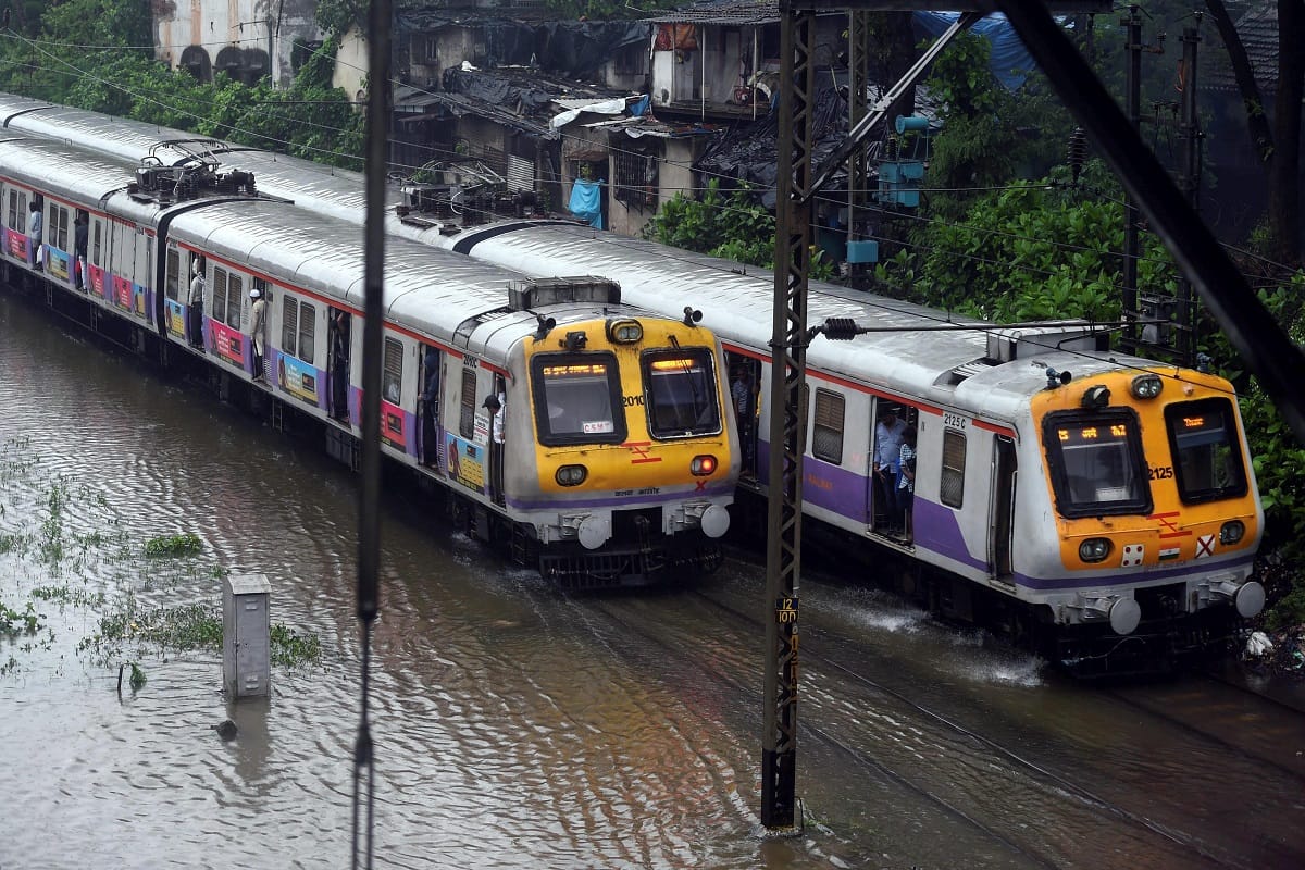 Mumbai Rain Live Updates Central Railways Service Suspended due to water logging and heavy rains