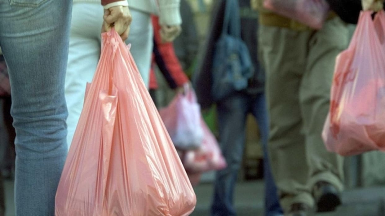 Maharashtra: plastic ban may affect GDP and 3 lakh jobs with loss of 15000 crore