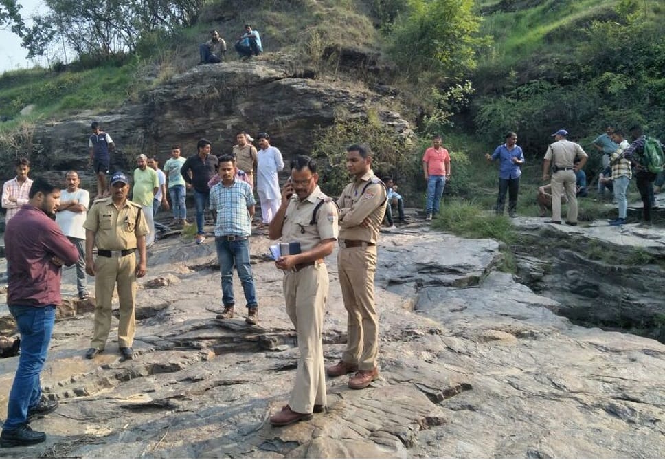 Delhi youth and two other died in pithoragarh