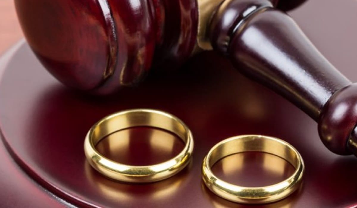 ten weird reason for which couples seek divorce from each other